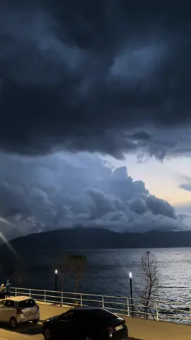 Nje dite me shi ⛈️🌊#rain #autumn #vlora #albania #sea #fyp 