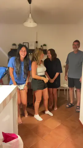 Don’t mind me standing like a weirdo at the beginning but omg this was so funny and broke my heart at the same time😂😂😂 #fyp #justgivememymoney #givememymoney #trend #tiktoktrend #trending #trendingvideo #prank #prankvideo #dadprank 