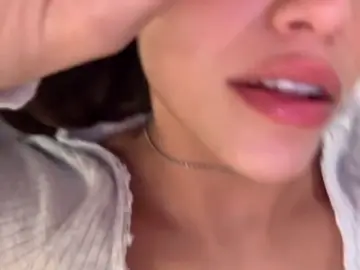 Nuevo video de memi || free video#emiliamernes #fyp #mernes #music #caritastristes #tiktok 