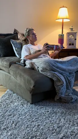 She is always so loud!! #foryou #fypage #fyp #loud #snack #tv #entertainment #laugh 