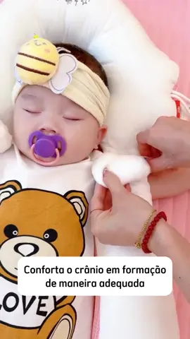 Evite problemas como a Plagiocefalia e ajude a melhorar a postura do bebê durante o sono com o travesseiro Anatômico 🧡 Para adquirir o link está na nossa bio @lojabrincarzi ou comente 