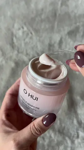 @LG beauty US OHUI miracle moisture — ceramide boosting cream. 🎀  #pinkskincare #pink #skin #skintok #skincareroutine #tiktokshop #tiktokshopfinds #luxuryskincare #luxurybeauty #moisturizer #septemberfinds #ttshop #skinstok 