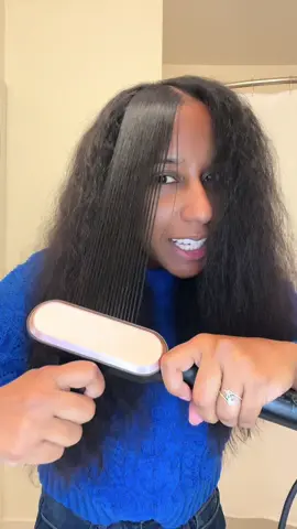 Wavytalk tiene su cepillo alisador en especial!!! #SuperBrandDay #deals #especiales #flashsale #cabello #alisadoradecabello #straighteningbrush #hairstraightener #wavytalk #latina #tiktokshop #passyourwavytalk #fyp #parati #hairtok #latinasbelike #wavytalkofficial #cabellosaludable #peinados #peinateconmigo #pelo #alisadora #latinastiktok 