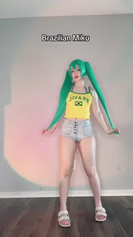 Had to participate on the Brazilian Miku trend #hatsunemiku #brasil #foryou #mikucosplay #hatsunemikucosplay 