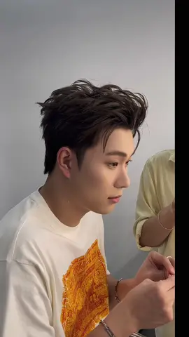Tóc tối qua của anh trai #duongdomic có đẹp hong ạ. #haircut #hairstylist #tocnamdep #kieutocdep #goclamdep #anhtraisayhi #viral #fyp 