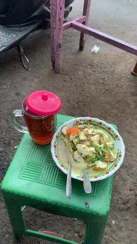 Gara gara gak pinter golek topik akhire aku golek mangan.