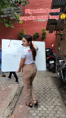 Dala ko ito araw-araw sa anim na subjects na hinandle ko. Ang pinaka nagustuhan ko dito ay very handy lang sya at hindi mabigat. Hindi din pwde idikit sa classroom kasi 6 na white boards ang kailangan ko hindi kaya sa bulsa ko mga miii😭😂 Worth it ang 700+ mo dito promiseeeee #whiteboard #whiteboards #teacher #teachersoftiktok #teacherlife #teachers #tiktokaffiliate #tiktokviral 