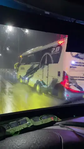 hujan hujanan #bismalam #fyp #bismania #busmania #CapCut #busmaniacommunity #videobisindonesia #videobis #busmaniaindonesia #bismaniacommunity #basuri #asnperformance #hujan 