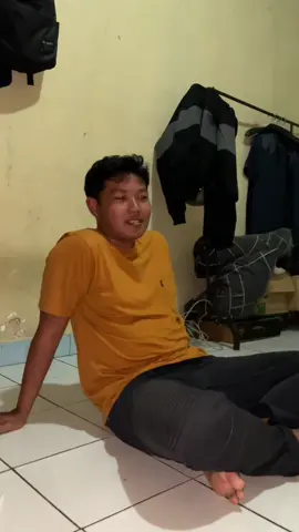 makan nasi pake bumbu mie
