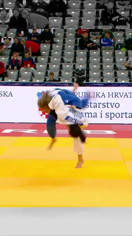 The air-time on this throw is crazy! 🇧🇪 Follow all the action on JudoTV.com 💻 #JudoZagreb #Judo #Zagreb #Croatia #Sport #WJT #RoadToLA2028 