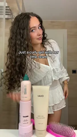 RIP to my curl cream. Airport security hate me. @Coco & Eve US @the OUAI @BREAD BEAUTY @Tangle Teezer US 