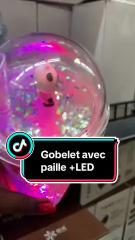 Gobelet avec paille plus Led #homesolution #supermarket #yaoundecameroun🇨🇲🇨🇲 