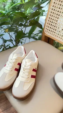 Giày đẹp thế này mà k mua thì mua gì #giaysneaker #muataitiktok #xinhdepmoingay #giày 