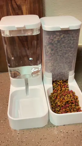 Consiente a tu mascota con éste dispensador de comida 🐶 😹 🐰  #comprastiktokshop #shoplatinowned #pet #mascotas #perro #gato #dog #cat 