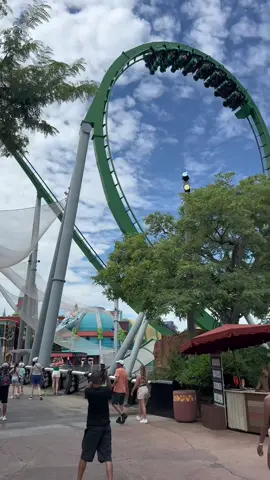 Part 2 of our trip to universal studios💫🔥🔥🔥. #explorepage #explore #goodvibes #goodeats #explorepage✨ #vibes #fypシ゚viral #fyppppppppppppppppppppppp #foryoupage #orlandoflorida #foryoupage #orlandoflorida #orlando #universalstudios #harrypotter #minions #amusementpark #rollercoster #rides 