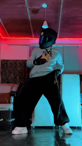 Respuesta a @dani_Cod Ahora un Chihiro con sueter #trend #chihiro #fypシ 