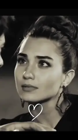 لو بص في عيني مرة بس حيحس قوام بشوقي لي لو بص في عيني مرة بس حيحس باني دايبه فيه ♥👑 🙈 #اتكلم_ولا_لا_ياقلبي_ولا_اعمل_اي  #لو_بص_في_عيني  #سيرين_عبدالنور 