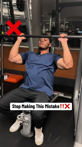 Fix these mistakes when doing Smith Machine Shoulder Press!‼️✅ #gym #gym #Fitness #exercise #bodybuilding #GymTok #shoulders #fyp 