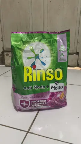 Rinso Anti Noda #rinso #rinsoantinoda #rinsobubuk #deterjen #molto #sabunbubuk #antinoda #kebutuhanrumahtangga #mencuci #fyp #foryou 