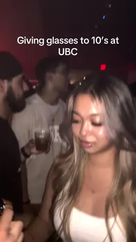 Dapping up 10s at UBC🫶🏽 #ubcvancouver #vancouvernightlife #dappingup10s #ubc #campuslife #dappingup10s 