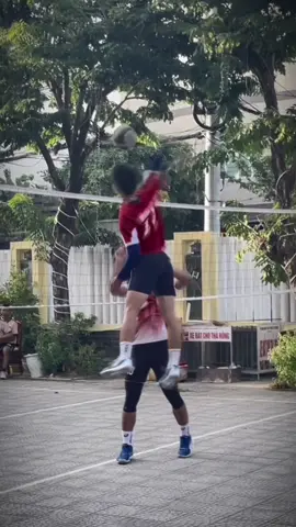 Nhìn là biết không đau gối rồi 😀 #xuhuong #volleyball #dzanlong 