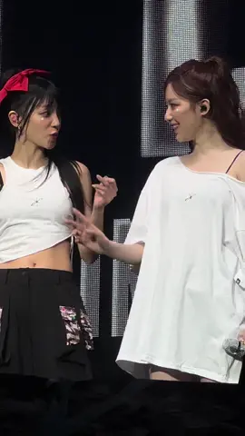 just silly things with yuqi and shuhua #gidle #GIDLEinHouston #iDOL #2024_GIDLE_WORLDTOUR @(G)I-DLE·(여자)아이들 