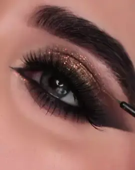 DIY Grunge Smokey Eyemakeup Tutorial 🤎✨ #eyemakeup #tutorial #smokey #eye #look #explore #explorepage #exploremore #trending #fypage #foryoupage #fypシ 