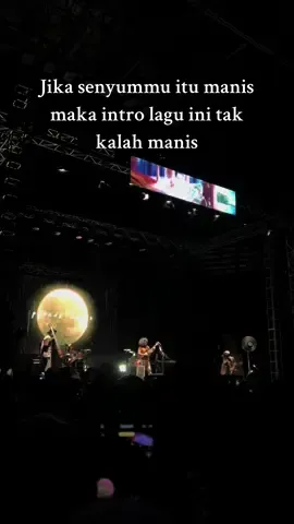 Melodi gitar terindah untuk sebuah intro lagu. #fyp #paradehujan #tiktokviral #untukperempuanyangsedangdalampelukan #fypシ゚ #musikviral 