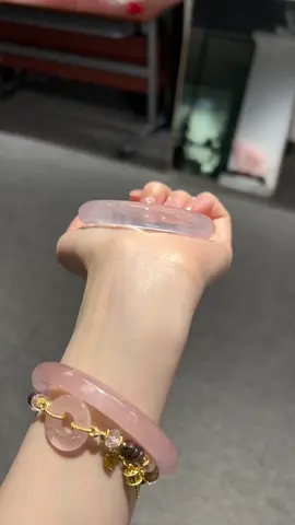 Ghép cái nhạc vào nghe sang choảnh hẳn ra🤑#xuhuong #trending #vongngoc #hansgemstone #trangsuc #thachanhhong #viral 