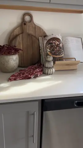 @Michelle designed this beautiful wooden cookbook stand. I absolutely love it. You can either display your cookbooks closed or open on the stand. How easy is this for when you’re needing to read a recipe from a cookbook while you’re cooking? Go check out their Etsy page and you can use code ASHANDCO10 to save you 10% off your order  ##kitchendecor##kitchencountertopdecor##kitchenstyling##homedecor