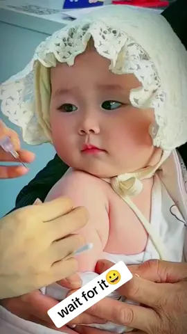 Baby funny short vedio😆 2#CapCut #cutebabies #funnyvideos #ha #funnybaby #TikTokfunny #fyp #babiesfunny #TikTok #viral #lovebaby #foryoupage #shorts #video #cute #socute #sofunny #viralfunny #funny #babies  #socute #America #Switzerland #funnyvideosAli #waleed_mdz #kids #kidsfunny #mdz #united State #Netflix #America #drole #funny #bebedrole #babyfunny #bebedroles #bebemignon #videofunny #videodrole #Tiktokdrôle #vidéosdrôles #MomentDrôle #FunnyTiktokvideos #bébé #bebe