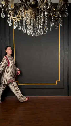 How to Wear White Outfits: Top Styling Tips & Party Makeup Look | Learn how to style white outfits perfectly and discover the ultimate party makeup look to match! Captured by the talented @RafayDurrani featuring glamorous hair by @hairbymairadurrani  and stunning makeup by  Simrqn Durrani. Elevate your fashion and beauty game with these expert tips! ✨  #partymakeup #white #tiktokviral #fashion #dress #fashionphotography #styleinspo #transition #islam #acting #unfrezzmyaccount #Siblings #bride #ethnicwear #jewelry #dramatiktok #video #foryou #foryour #video #makeup #artist #makeupartist #makemefamous 