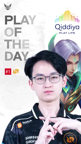 SUTSULING tiada tanding! 😎 Berkali-kali bermanuver dengan apik, permainan Ling dari Sutsujin mampu menciptakan momentum kemenangan RRQ Hoshi di match hari ini. Ini dia rangkumannya dalam Qiddiya Play of The Day! ✨ #MPLIDS14 #WeOwnThis #Qiddiya #RSMVP