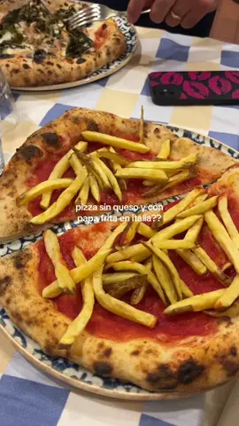 una combinacion rara pero no ta mal😭 #fyp #italia #pizza 