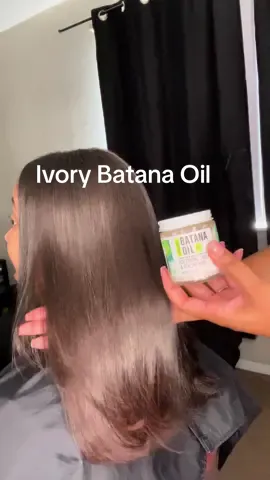Ivory Batana Oil can be used as a leave in conditioner or a deep conditioner. I love how @Hotana products are so versatile 🙌🏾💆🏽‍♀️ #ivory #ivorybatanaoil #batana #hotana #plantbasedhaircare #leaveinconditioner #deepconditioner #fyp #hairmask #creatorsearchinsights #hydration 