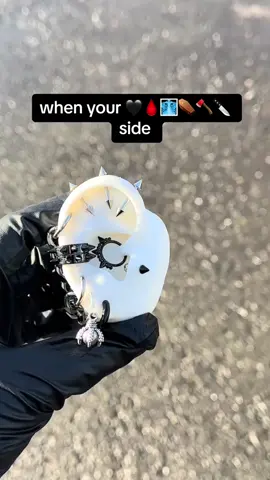 Which is your side?👽🖤👽🖤 #earrings #bodyjewelry 