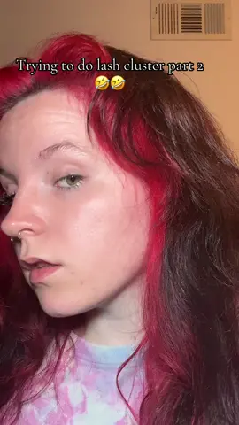 Why is this so difficult lmao #diylashes #lashestutorial #lashcluster #lashes 