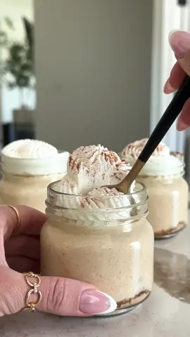 PUMPKIN CHEESECAKE JARS! You know the drill, high protein, simple (minimal ingredients), and come together in less than 10 minutes. This is one my of favorite recipes from last year 🎃  Although I am feeling the autumn weather over here in Switzerland, my phone keeps reminding me that it’s been 108 over at home all weeek long. So this is the perfect recipe to beat the heat!  1 cup cottage cheese 1 cup plain greek yogurt 1/4 cup maple syrup 2 tsp vanilla extract 1 tsp cinnamon 1/3 cup pumpkin puree 1/2 cup graham cracker dust, divided whip cream, optional  All of my recipes are on lovelydelites.com too which you can get via the link in my bio! PLEASE VISIT FOR FULL DETAILS!!  https://lovelydelites.com/pumpkin-cheesecake-jars/ #highprotein #cheesecakejar #nobake #healthydessert #fallrecipes