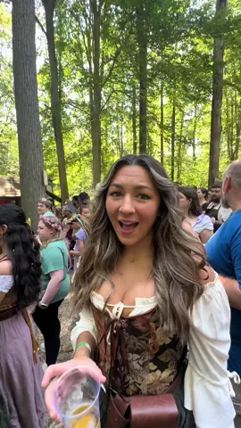 Got confused #jaquethewhipper #marylandrennaissancefestival #renfaire @Lucy Marrone 
