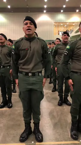 O Hino Nacional Brasileiro cantado pelos 1.100 novos oficiais e soldados da PMCE. #pmce #políciamilitar #policialmilitar #promoção