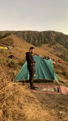 Taruh satu pesan di komentar#rinjanimountain #xbcyza #solatdigunung 