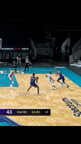 LaMelo Ball Flashy Passing Highlights 🔥🛸 #xycba #xyczba #basketball #lameloball #fypage #foryou #foryoupage #highlights #nbaedits 