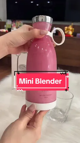 Just 30 seconds, fresh smoothies right in your hand! #treasurefinds #tiktokbacktoschool #tiktokshop #tiktokusa #review #healthyfood #miniblender #blender 