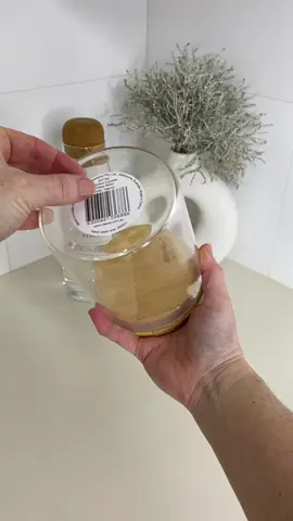 Say goodbye to sticky label residue with this easy trick! ✨  #CleaningHacks #StickyLabelSolution #LifeHack