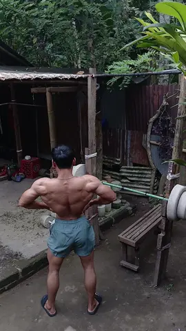 latihan otot sayap (back) pakai 1 dummbell 3 variasi gym workout di rumah. #gym #workout  #back #dummbells  #ototback #olahraga  #latihandirumah  #fyp #viraltiktok  #GymTok #tik 
