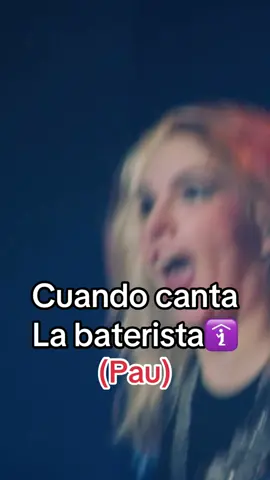 Amo cuando canta pau🛐 @The Warning @Paulina Villarreal 