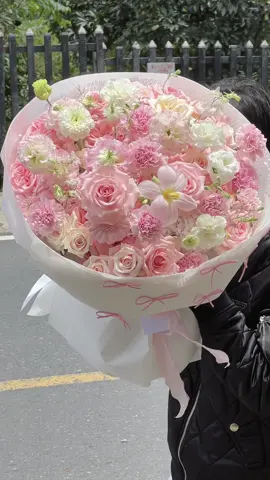 Cô ấy 3 khó: Khó tính - khó chiều - khó mở lòng. Nhưng tôi 3 phải: Phải hiểu - phải chiều - phải kiên trì. #diệpngânanh #diepngananh #florist #flowers #hoatuoidalat #hoakhaitruongdalat #tiemhoadalat #hoaxinhdalat #flowersDaLat #hoamixmau #anniversary #cầuhôn #hoatulip🌷 #sinhnhat #tiemhoatuoidalat 