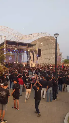 lagu Dewi performance Threesixty di Pekalongan Pasir Kencana #threesixty #sid #blackfest #pekalongan 