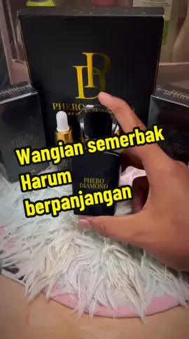 Risau nak pakai perfume phero diamond sebab wangi sangat nanti ada yang cair #pherodiamond #perfumepherodiamond #fyp 