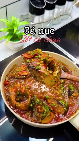 Cá Nục sốt cà chua, Cá Nục thì rẻ mà cà chua thì k hề!#xuhuongtiktok #LearnOnTikTok #monngonmoingay #comnhaphuong 